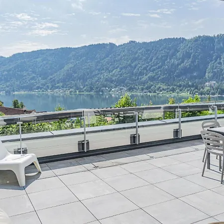 Modern With View Over Ossiach Lägenhet *